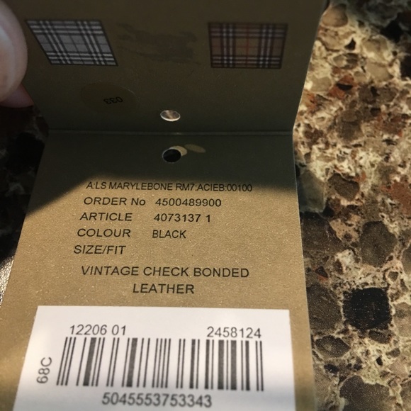 “SOLD “. NWT Burberry 2018 Vintage Check Wallet - Picture 4 of 8